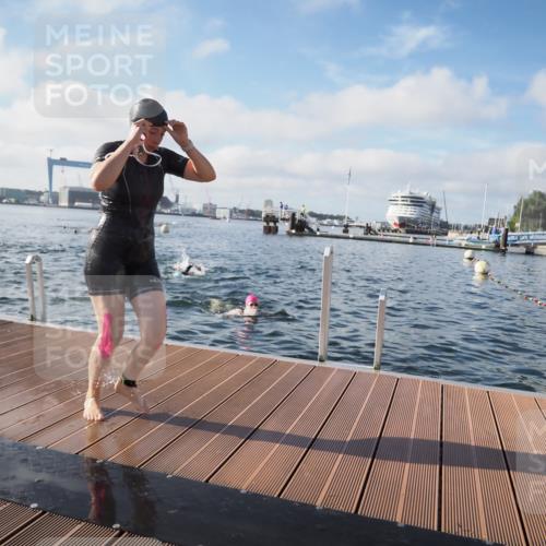 17.08.2025 - KN Förde Triathlon 2025 KatJ http://msf.ph/oto/8579364 17.08.2025 09:20:39 Schwimmen 188, 228, 240, 241, 188, 211, 228, 240, 241 meine-sportfotos.de