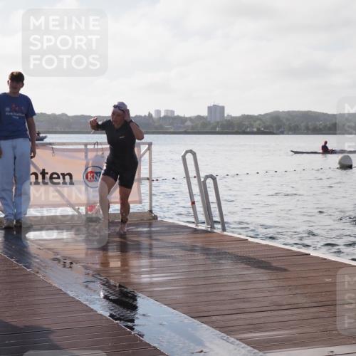 17.08.2025 - KN Förde Triathlon 2025 KatJ http://msf.ph/oto/8579381 17.08.2025 09:20:43 Schwimmen 188, 197, 228, 241, 188, 197, 228, 240, 241 meine-sportfotos.de