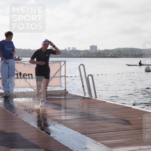 17.08.2025 - KN Förde Triathlon 2025 KatJ http://msf.ph/oto/8579394 17.08.2025 09:20:43 Schwimmen 188, 197, 228, 241, 188, 197, 228, 240, 241 meine-sportfotos.de