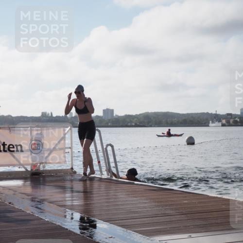 17.08.2025 - KN Förde Triathlon 2025 KatJ http://msf.ph/oto/8579681 17.08.2025 09:21:18 Schwimmen 171, 194, 201, 171, 201 meine-sportfotos.de
