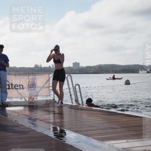 17.08.2025 - KN Förde Triathlon 2025 KatJ http://msf.ph/oto/8579691 17.08.2025 09:21:18 Schwimmen 171, 194, 201, 171, 201 meine-sportfotos.de