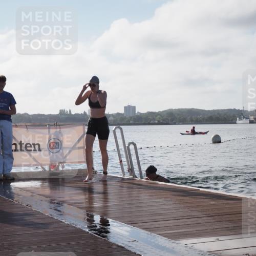 17.08.2025 - KN Förde Triathlon 2025 KatJ http://msf.ph/oto/8579696 17.08.2025 09:21:18 Schwimmen 171, 194, 201, 171, 201 meine-sportfotos.de