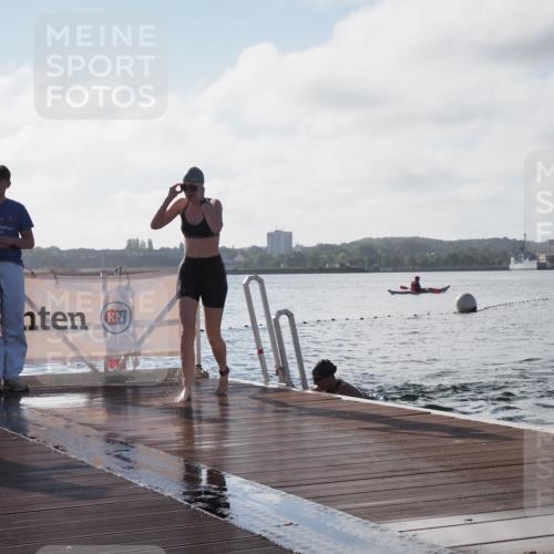 17.08.2025 - KN Förde Triathlon 2025 KatJ http://msf.ph/oto/8579699 17.08.2025 09:21:18 Schwimmen 171, 194, 201, 171, 201 meine-sportfotos.de