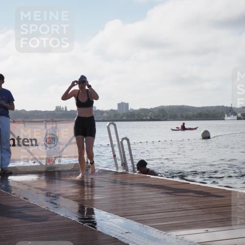 17.08.2025 - KN Förde Triathlon 2025 KatJ http://msf.ph/oto/8579703 17.08.2025 09:21:18 Schwimmen 171, 194, 201, 171, 201 meine-sportfotos.de