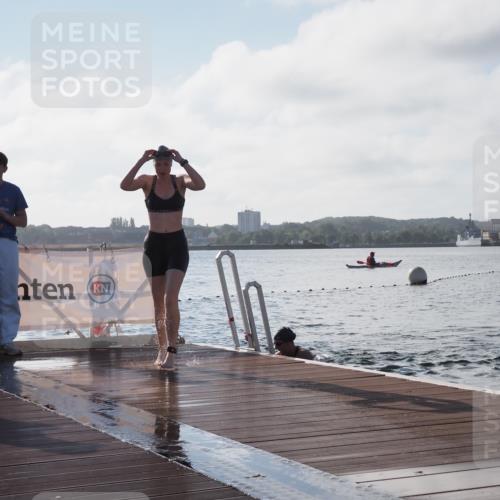 17.08.2025 - KN Förde Triathlon 2025 KatJ http://msf.ph/oto/8579707 17.08.2025 09:21:18 Schwimmen 171, 194, 201, 171, 201 meine-sportfotos.de