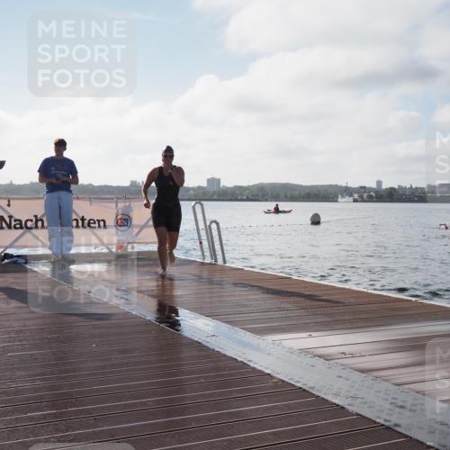 17.08.2025 - KN Förde Triathlon 2025 KatJ http://msf.ph/oto/8579758 17.08.2025 09:21:23 Schwimmen 171, 194, 201, 230, 171, 194, 201 meine-sportfotos.de