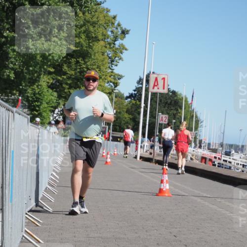 17.08.2025 - KN Förde Triathlon 2025 KatJ http://msf.ph/oto/8579773 17.08.2025 12:16:29 Laufen 613 meine-sportfotos.de