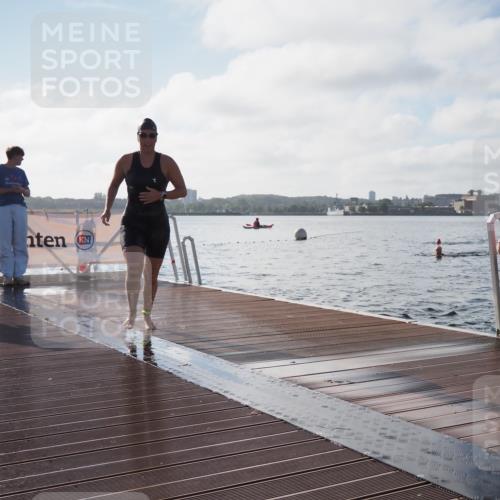17.08.2025 - KN Förde Triathlon 2025 KatJ http://msf.ph/oto/8579790 17.08.2025 09:21:25 Schwimmen 171, 194, 201, 230, 171, 194, 201, 230 meine-sportfotos.de