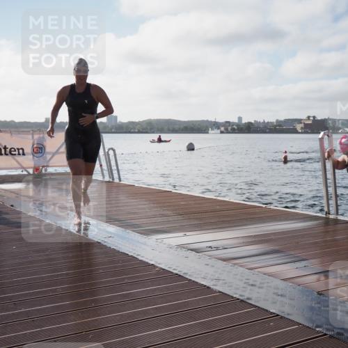 17.08.2025 - KN Förde Triathlon 2025 KatJ http://msf.ph/oto/8579794 17.08.2025 09:21:25 Schwimmen 171, 194, 201, 230, 171, 194, 201, 230 meine-sportfotos.de