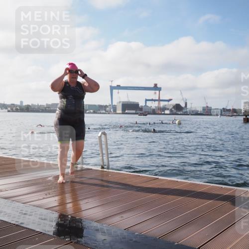 17.08.2025 - KN Förde Triathlon 2025 KatJ http://msf.ph/oto/8579810 17.08.2025 09:21:28 Schwimmen 171, 194, 201, 230, 171, 194, 201, 230 meine-sportfotos.de