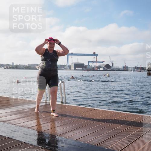 17.08.2025 - KN Förde Triathlon 2025 KatJ http://msf.ph/oto/8579823 17.08.2025 09:21:29 Schwimmen 194, 201, 230, 171, 194, 201, 230 meine-sportfotos.de