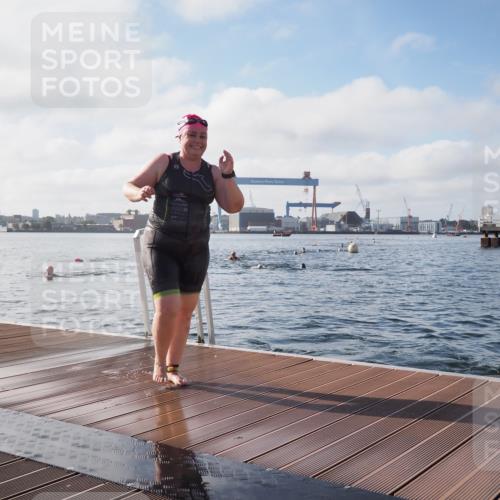 17.08.2025 - KN Förde Triathlon 2025 KatJ http://msf.ph/oto/8579831 17.08.2025 09:21:29 Schwimmen 194, 201, 230, 171, 194, 201, 230 meine-sportfotos.de