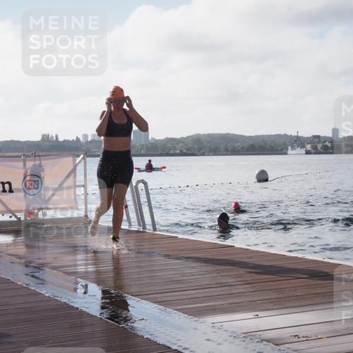17.08.2025 - KN Förde Triathlon 2025 KatJ http://msf.ph/oto/8579888 17.08.2025 09:21:46 Schwimmen 212, 244, 244 meine-sportfotos.de
