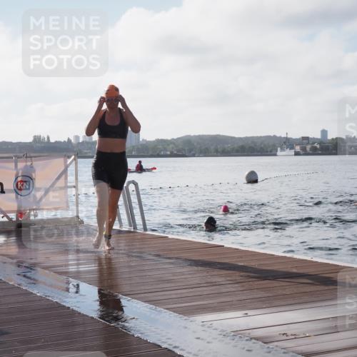 17.08.2025 - KN Förde Triathlon 2025 KatJ http://msf.ph/oto/8579891 17.08.2025 09:21:46 Schwimmen 212, 244, 244 meine-sportfotos.de