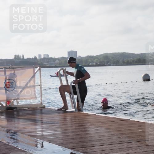 17.08.2025 - KN Förde Triathlon 2025 KatJ http://msf.ph/oto/8579928 17.08.2025 09:21:52 Schwimmen 212, 215, 242, 244, 212, 215, 244 meine-sportfotos.de