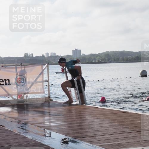 17.08.2025 - KN Förde Triathlon 2025 KatJ http://msf.ph/oto/8579938 17.08.2025 09:21:53 Schwimmen 210, 212, 215, 242, 244, 212, 215, 242, 244 meine-sportfotos.de