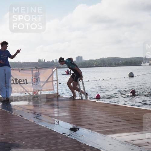 17.08.2025 - KN Förde Triathlon 2025 KatJ http://msf.ph/oto/8579946 17.08.2025 09:21:53 Schwimmen 210, 212, 215, 242, 244, 212, 215, 242, 244 meine-sportfotos.de
