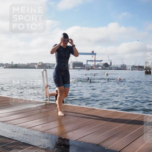 17.08.2025 - KN Förde Triathlon 2025 KatJ http://msf.ph/oto/8579989 17.08.2025 09:21:57 Schwimmen 210, 212, 215, 242, 210, 212, 215, 242, 244 meine-sportfotos.de