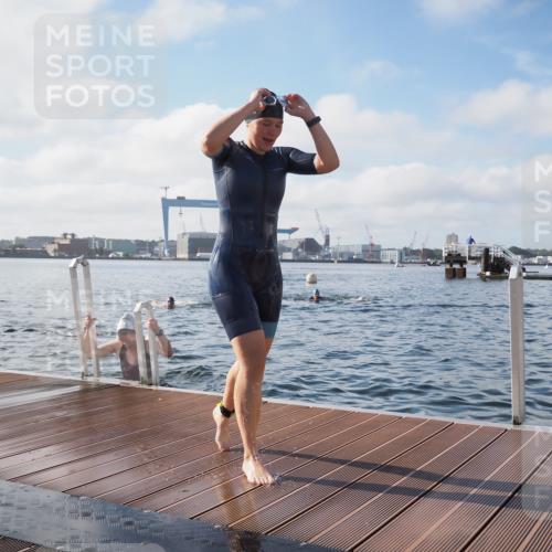 17.08.2025 - KN Förde Triathlon 2025 KatJ http://msf.ph/oto/8580009 17.08.2025 09:21:57 Schwimmen 210, 212, 215, 242, 210, 212, 215, 242, 244 meine-sportfotos.de