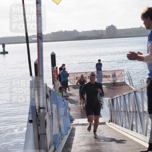 17.08.2025 - KN Förde Triathlon 2025 MichiJ http://msf.ph/oto/8580109 17.08.2025 09:18:06 Schwimmen 161, 175, 180, 182, 175, 189, 254 meine-sportfotos.de