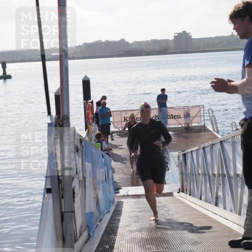 17.08.2025 - KN Förde Triathlon 2025 MichiJ http://msf.ph/oto/8580120 17.08.2025 09:18:06 Schwimmen 161, 175, 180, 182, 175, 189, 254 meine-sportfotos.de