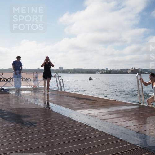 17.08.2025 - KN Förde Triathlon 2025 KatJ http://msf.ph/oto/8580132 17.08.2025 09:22:08 Schwimmen 208, 210, 213, 224, 242, 210, 212, 213, 215, 224, 242 meine-sportfotos.de