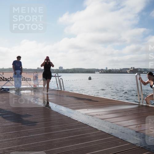 17.08.2025 - KN Förde Triathlon 2025 KatJ http://msf.ph/oto/8580135 17.08.2025 09:22:08 Schwimmen 208, 210, 213, 224, 242, 210, 212, 213, 215, 224, 242 meine-sportfotos.de