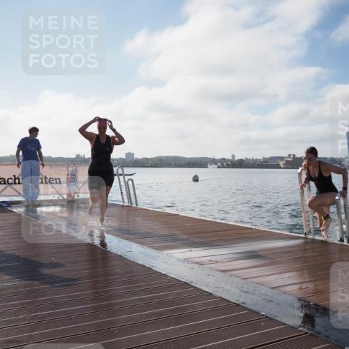 17.08.2025 - KN Förde Triathlon 2025 KatJ http://msf.ph/oto/8580158 17.08.2025 09:22:09 Schwimmen 208, 210, 213, 224, 210, 212, 213, 215, 224, 242 meine-sportfotos.de