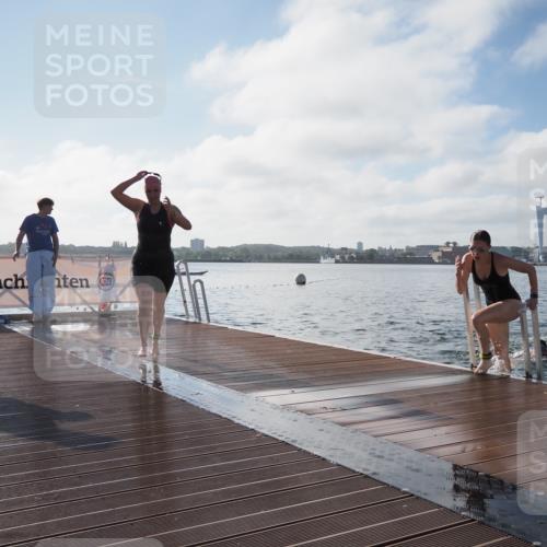 17.08.2025 - KN Förde Triathlon 2025 KatJ http://msf.ph/oto/8580162 17.08.2025 09:22:09 Schwimmen 208, 210, 213, 224, 210, 212, 213, 215, 224, 242 meine-sportfotos.de