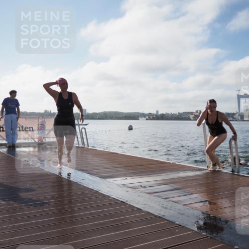 17.08.2025 - KN Förde Triathlon 2025 KatJ http://msf.ph/oto/8580171 17.08.2025 09:22:09 Schwimmen 208, 210, 213, 224, 210, 212, 213, 215, 224, 242 meine-sportfotos.de