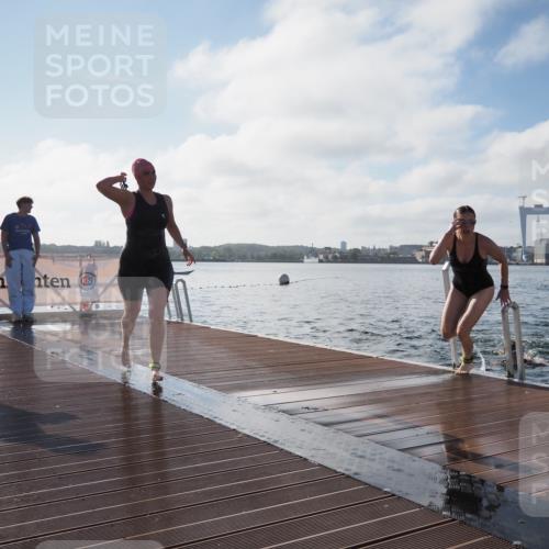 17.08.2025 - KN Förde Triathlon 2025 KatJ http://msf.ph/oto/8580174 17.08.2025 09:22:09 Schwimmen 208, 210, 213, 224, 210, 212, 213, 215, 224, 242 meine-sportfotos.de