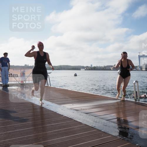 17.08.2025 - KN Förde Triathlon 2025 KatJ http://msf.ph/oto/8580178 17.08.2025 09:22:09 Schwimmen 208, 210, 213, 224, 210, 212, 213, 215, 224, 242 meine-sportfotos.de