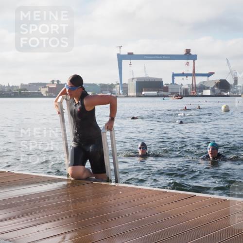 17.08.2025 - KN Förde Triathlon 2025 KatJ http://msf.ph/oto/8580226 17.08.2025 09:22:15 Schwimmen 111, 208, 213, 224, 111, 208, 210, 213, 224 meine-sportfotos.de