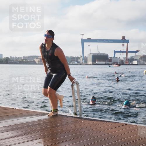 17.08.2025 - KN Förde Triathlon 2025 KatJ http://msf.ph/oto/8580240 17.08.2025 09:22:17 Schwimmen 111, 208, 213, 111, 208, 213, 224 meine-sportfotos.de
