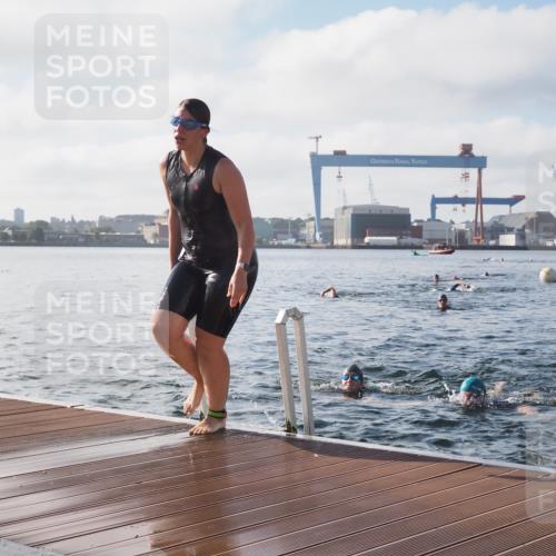 17.08.2025 - KN Förde Triathlon 2025 KatJ http://msf.ph/oto/8580244 17.08.2025 09:22:17 Schwimmen 111, 208, 213, 111, 208, 213, 224 meine-sportfotos.de