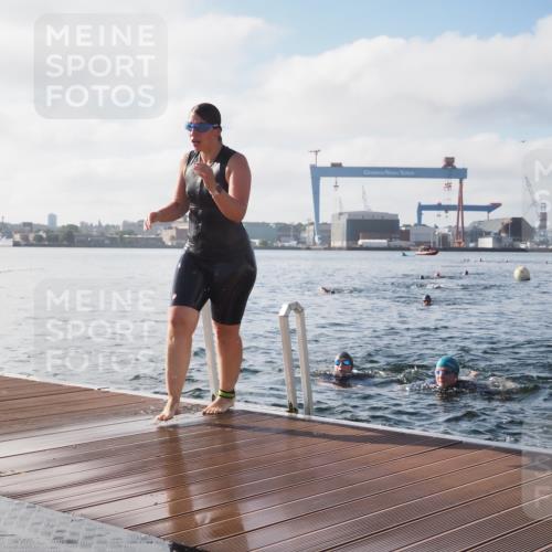 17.08.2025 - KN Förde Triathlon 2025 KatJ http://msf.ph/oto/8580248 17.08.2025 09:22:17 Schwimmen 111, 208, 213, 111, 208, 213, 224 meine-sportfotos.de