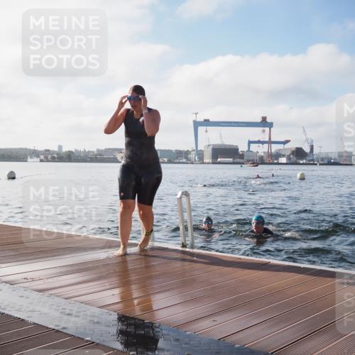 17.08.2025 - KN Förde Triathlon 2025 KatJ http://msf.ph/oto/8580252 17.08.2025 09:22:17 Schwimmen 111, 208, 213, 111, 208, 213, 224 meine-sportfotos.de