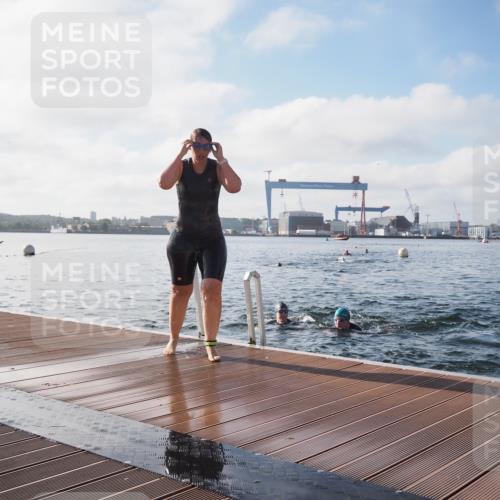 17.08.2025 - KN Förde Triathlon 2025 KatJ http://msf.ph/oto/8580256 17.08.2025 09:22:17 Schwimmen 111, 208, 213, 111, 208, 213, 224 meine-sportfotos.de