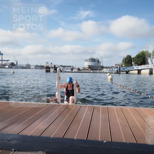 17.08.2025 - KN Förde Triathlon 2025 KatJ http://msf.ph/oto/8580299 17.08.2025 09:22:21 Schwimmen 111, 208, 221, 235, 111, 208, 213, 221, 224 meine-sportfotos.de