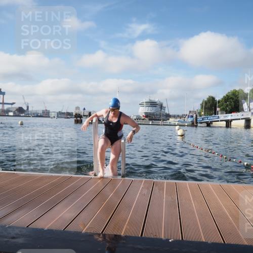 17.08.2025 - KN Förde Triathlon 2025 KatJ http://msf.ph/oto/8580306 17.08.2025 09:22:21 Schwimmen 111, 208, 221, 235, 111, 208, 213, 221, 224 meine-sportfotos.de