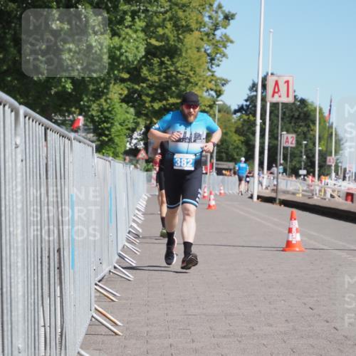 17.08.2025 - KN Förde Triathlon 2025 KatJ http://msf.ph/oto/8580309 17.08.2025 12:17:59 Laufen 368, 382 meine-sportfotos.de