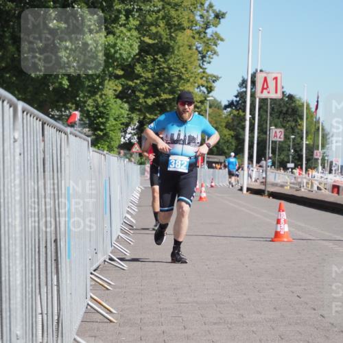 17.08.2025 - KN Förde Triathlon 2025 KatJ http://msf.ph/oto/8580313 17.08.2025 12:17:59 Laufen 368, 382 meine-sportfotos.de