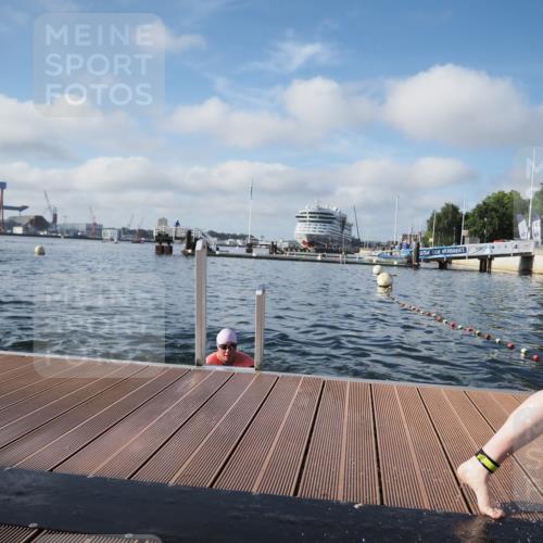 17.08.2025 - KN Förde Triathlon 2025 KatJ http://msf.ph/oto/8580338 17.08.2025 09:22:23 Schwimmen 111, 208, 221, 235, 111, 208, 221, 235 meine-sportfotos.de