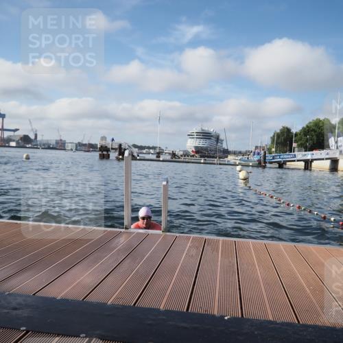 17.08.2025 - KN Förde Triathlon 2025 KatJ http://msf.ph/oto/8580342 17.08.2025 09:22:23 Schwimmen 111, 208, 221, 235, 111, 208, 221, 235 meine-sportfotos.de