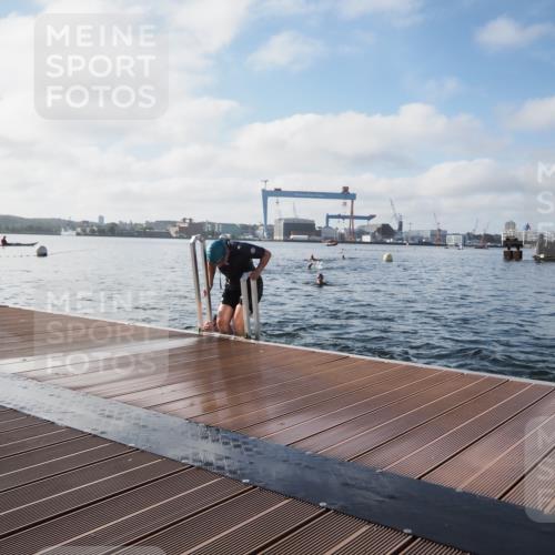 17.08.2025 - KN Förde Triathlon 2025 KatJ http://msf.ph/oto/8580353 17.08.2025 09:22:24 Schwimmen 111, 208, 221, 235, 111, 208, 221, 235 meine-sportfotos.de