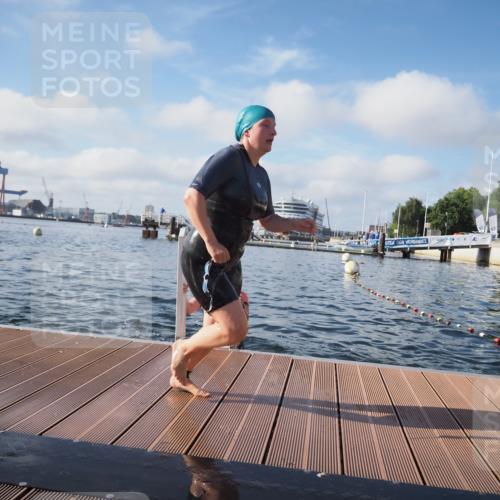 17.08.2025 - KN Förde Triathlon 2025 KatJ http://msf.ph/oto/8580406 17.08.2025 09:22:27 Schwimmen 111, 221, 235, 111, 208, 221, 235 meine-sportfotos.de
