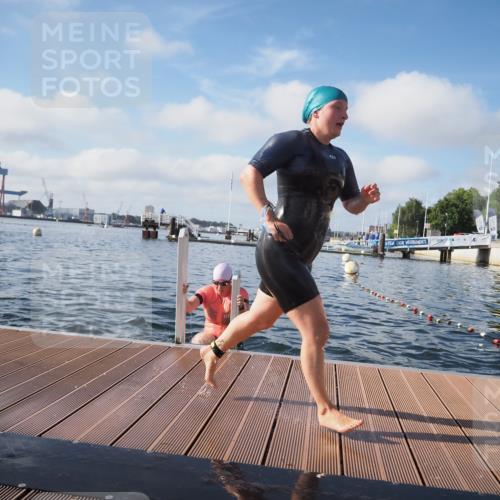 17.08.2025 - KN Förde Triathlon 2025 KatJ http://msf.ph/oto/8580410 17.08.2025 09:22:27 Schwimmen 111, 221, 235, 111, 208, 221, 235 meine-sportfotos.de