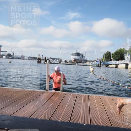 17.08.2025 - KN Förde Triathlon 2025 KatJ http://msf.ph/oto/8580423 17.08.2025 09:22:27 Schwimmen 111, 221, 235, 111, 208, 221, 235 meine-sportfotos.de