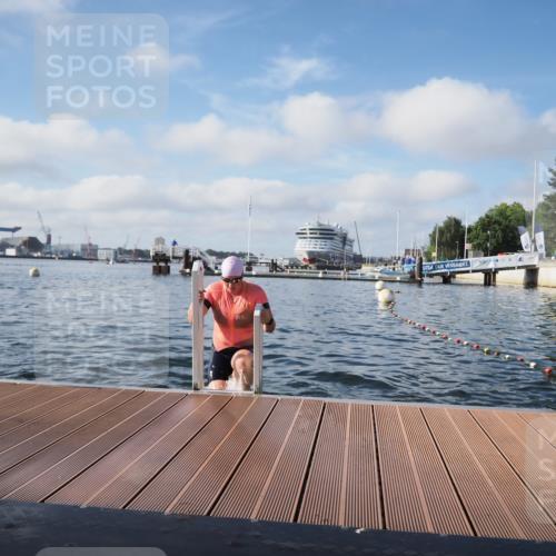 17.08.2025 - KN Förde Triathlon 2025 KatJ http://msf.ph/oto/8580450 17.08.2025 09:22:28 Schwimmen 111, 221, 235, 111, 208, 221, 235 meine-sportfotos.de