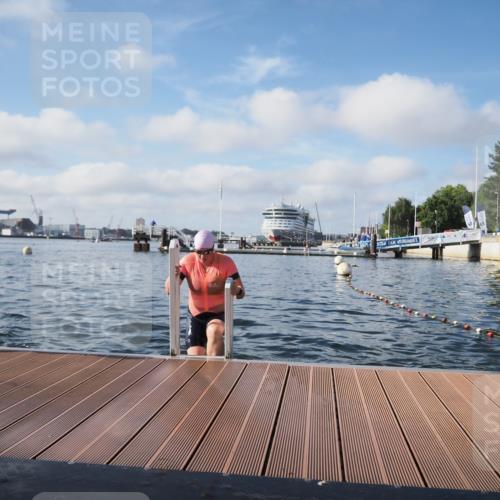 17.08.2025 - KN Förde Triathlon 2025 KatJ http://msf.ph/oto/8580457 17.08.2025 09:22:28 Schwimmen 111, 221, 235, 111, 208, 221, 235 meine-sportfotos.de